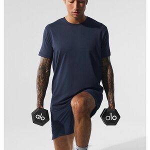 ALO Yoga Men's conquer Reform Crewneck Short Sleeve - Navy XL
